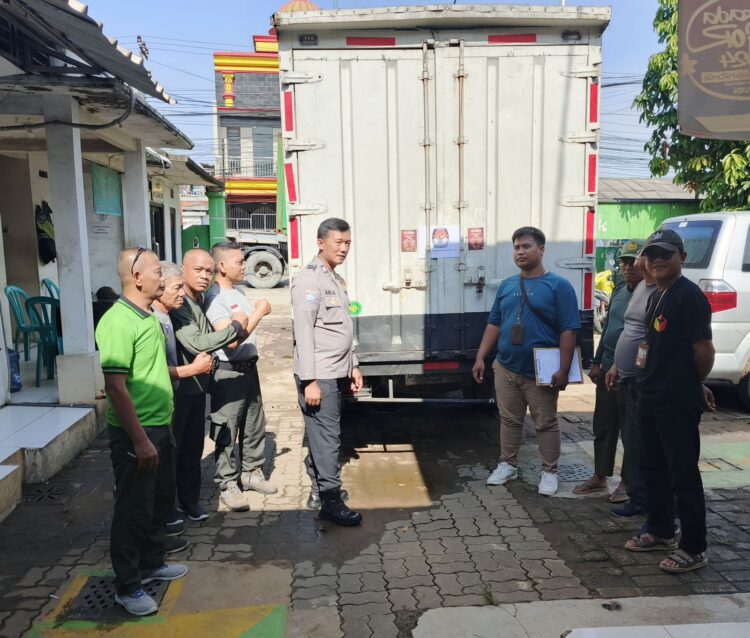 PPS Desa Tlajung Udik sebar Logistik ke TPS