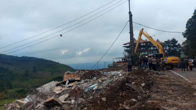 Penertiban Tahap III Puncak Bogor, PKL Diminta Bongkar Sendiri