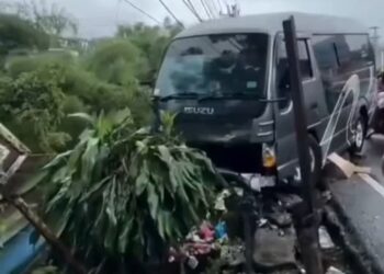 Rem Blong, Minibus Tabrak 2 Motor dan Mobil di Puncak