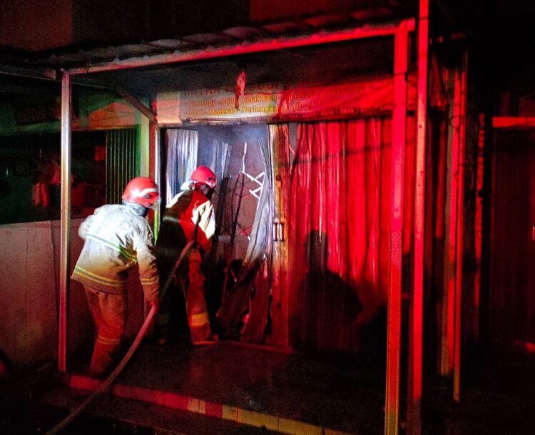 Konsleting Listrik Tiga Ruko Terbakar, Nurul Sebut PLN Lambat