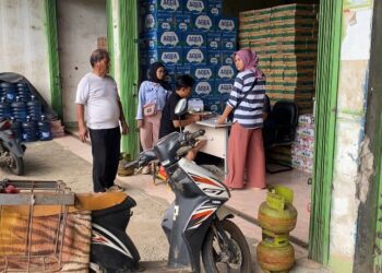 Warga Jonggol Kesulitan Dapatkan Gas Melon, Pedagang Kecil Terancam Terhambat