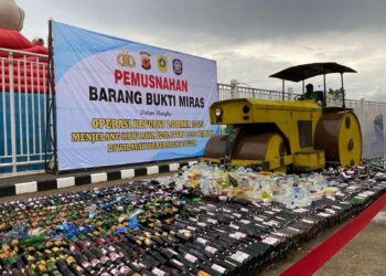Jelang Idul Fitri, Polres Bogor dan Pemkab Bogor Musnahkan 14.442 Botol Miras Hasil Razia