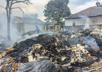 Lapak Rongsok di Sukaraja Ludes Terbakar, Pemilik Lapak Alami Luka Bakar