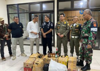 Satpol PP Kabupaten Bogor Razia THM dan Miras: 183 Botol Disita, Satu Bangunan Disegel