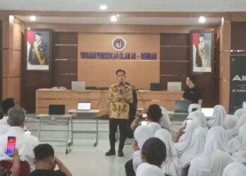 Sambangi SMA IT Al Madinah, Wapres Gibran Tekankan Pentingnya AI dalam Pendidikan