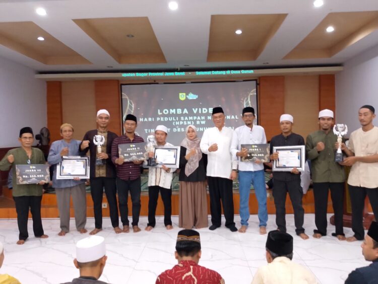 Pemerintah Desa Gunung Putri Gelar Bakti Sosial Ramadhan, Bagikan 900 Paket untuk Warga