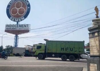 Semrawut, Kabel Optik Celakai Polisi