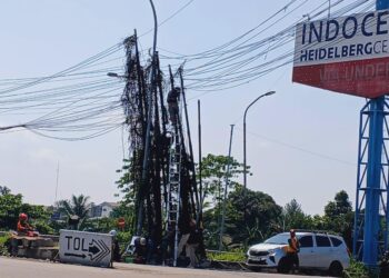 Diskominfo Turun Bersama Petugas Optik Usai Kabel Semrawut Makan Korban
