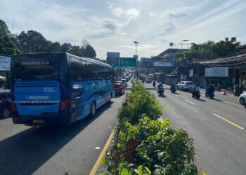 Urai Kemacetan, Polisi Berlakukan One Way ke Puncak