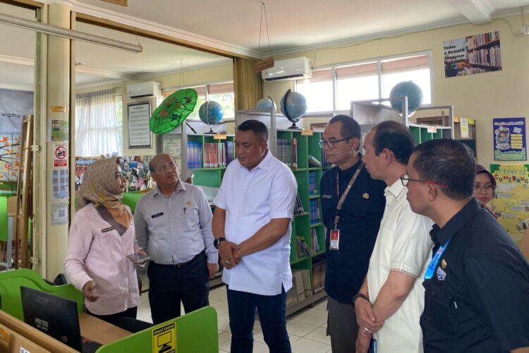 Bupati Bogor Sidak SMPN 2 Cibinong, Pastikan Kehadiran Guru dan Kepsek Usai Libur Lebaran