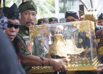 Pertama Kalinya, Bumi Tegar Beriman Akan Kedatangan Mahkota Raja Padjadjaran Binokasih