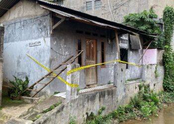 Seorang Wanita Bersimbah Darah Ditemukan di Dalam Rumah Kosong di Cibinong