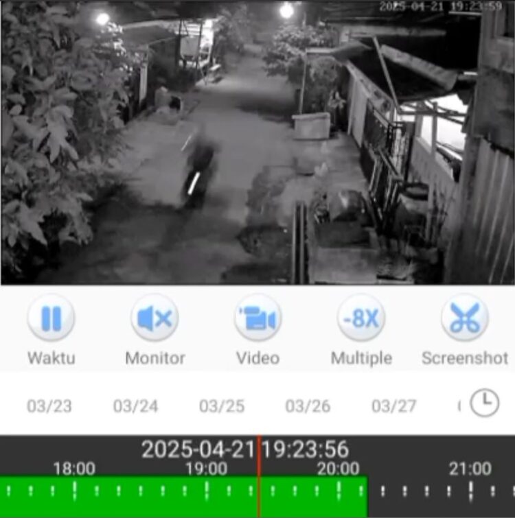 Terekam CCTV, Motor Warga Lavender Citeureup Digasak Maling