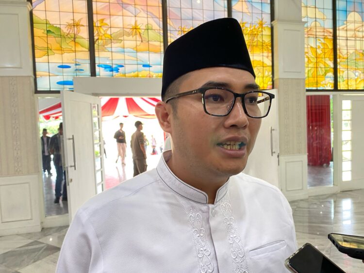 Ketua DPRD Kabupaten Bogor Lepas Kloter Kedua Jamaah Haji, Beri Pesan Jaga Kesehatan Demi Haji Mabrur