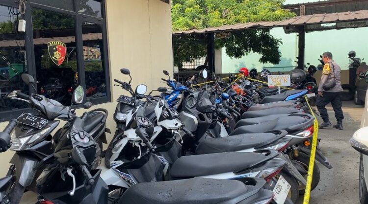 Polsek Gunung Putri Amankan 5 Oknum Debt Collector, Didapati 82 Motor