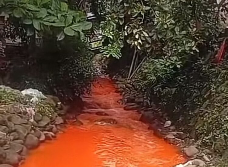 Air Kali di Citeureup Berubah Jadi Warna Oren, DLH Langsung Lakukan Sidak