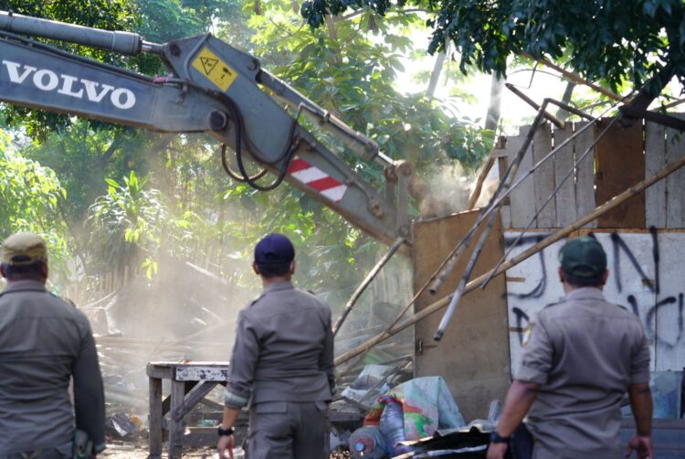 Tertibkan 89 Bangunan Termasuk Pos Ormas, Satpol PP Bersihkan Jalur Bogor-Depok