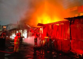 Diduga Korsleting Listrik, Sebanyak Tujuh Kios Pedagang Terbakar di GBJ