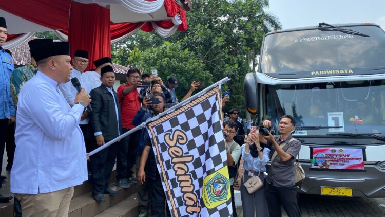 Pemkab Bogor Lepas 435 Jemaah Haji Kloter Kedua ke Tanah Suci