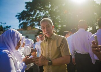 Serahkan SK CPNS, Dedie Rachim Tekankan Pengabdian untuk Masyarakat