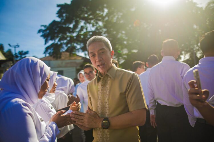 Serahkan SK CPNS, Dedie Rachim Tekankan Pengabdian untuk Masyarakat