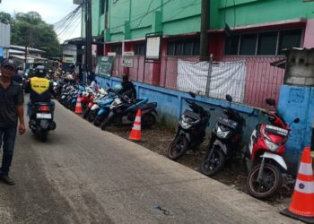 Perumda Pasar Tohaga Bersama Dinas Perhubungan Sinergi Tertibkan Parkir Liar dan PKL di Sekitar Pasar Ciluar
