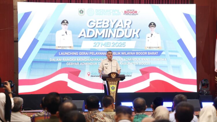 Bupati Bogor Targetkan Seluruh Kecamatan Bisa Cetak KTP pada 2025