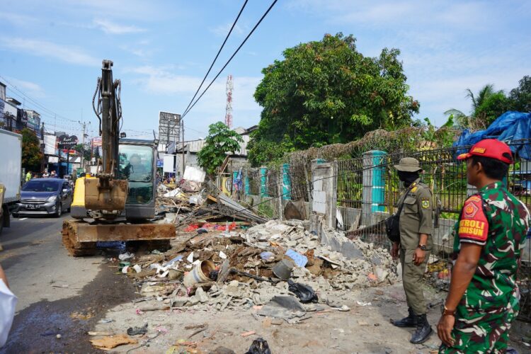 Satpol PP Terribkan Sebanyak 142 Bangunan Liar dan PKL di Babakan Madang Sampai Citeureup
