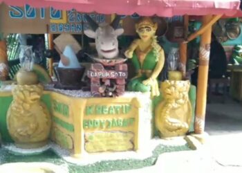 Warung Goyang Lidah: Perpaduan Kuliner Tradisional dan Seni Daur Ulang di Gunung Putri