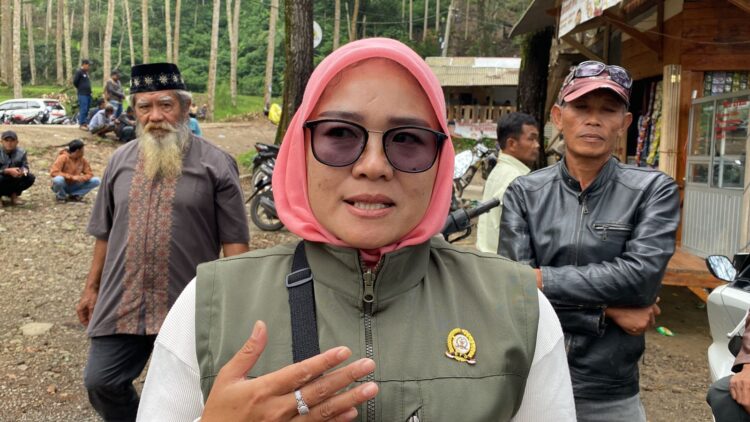 Desa Sukawangi Diklaim Kawasan Hutan Hambalang Timur, Lala: Kami Punya Girik dan Surat Resmi