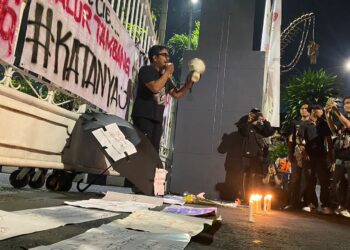 Mahasiswa Rumpin Longmarch 26 Km Tuntut Pemerintah Tuntaskan Masalah Jalur Tambang