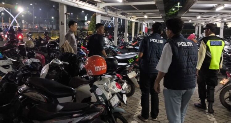 Pencuri Motor di Metland Cileungsi Tertangkap, Satu Pelaku Pembawa Senpi Kabur