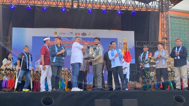 Pemkab Bogor Resmi Buka Kabogorfest 2025 dan Binojakrama Wayang Golek Purwa Jawa Barat