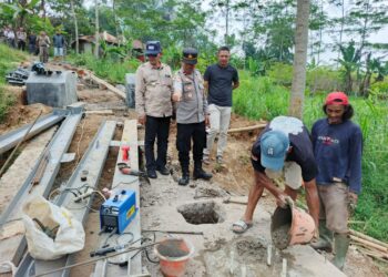 Pemcam Sukamakmur Tinjau Pembangunan Jembatan Rawayan di Desa Sukaharja, Dukung Akses Petani Kopi dan Hasil Pertanian
