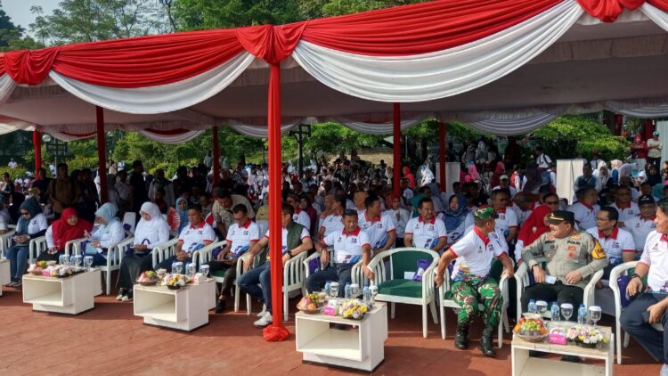 Gaungkan Gemarikan dan Gerakan Minum Susu, Kabupaten Bogor Tebar 543.000 Benih Ikan di Hari Jadi Bogor ke-543