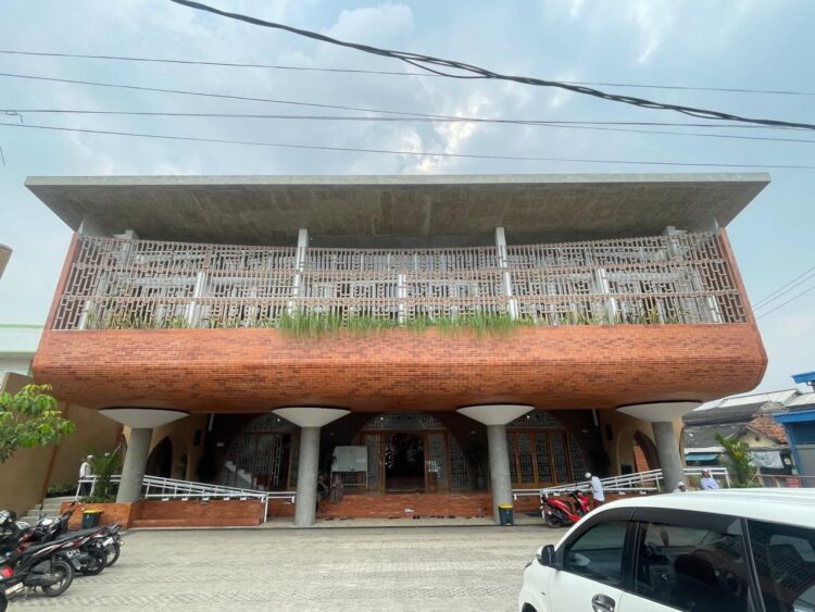 Unik! Masjid At-Taqwa Cibinong Dibangun 2,5 Tahun dengan Filosofi Sujud