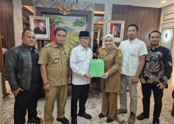 Kades Sukawangi Datangi Menteri Desa Perjuangkan Hak Warganya