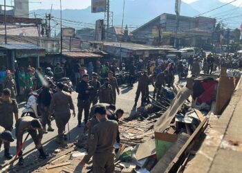Ratusan PKL Berdiri Diatas Drainase, Satpol PP Kabupaten Bogor Lakukan Penertiban di Cisarua