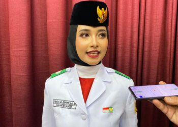 Dari Santri ke Paskibraka, Nayla Aprilia Sukses Jadi Pembawa Baki di Bogor