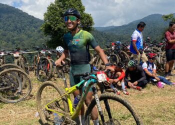 Pesepeda Asal Bekasi Raih Doorprize Umroh di Fun Bike Tour de Malasari 2025