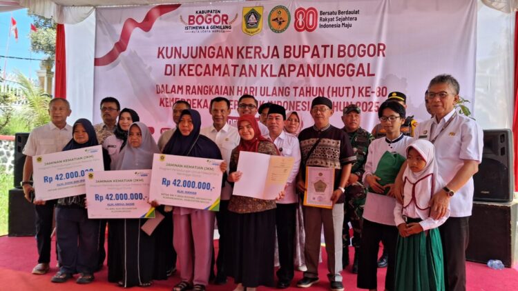 Meriahkan HUT RI ke-80, Kecamatan Klapanunggal Gelar Layanan Publik Hingga Khitanan Massal 