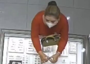 Gelang Emas Rp21 Juta Dicuri Wanita Berpakaian Merah di Cibinong City Mall