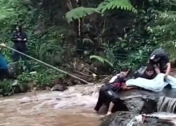 Seorang Pria Tua Asal Megamendung Tewas Terseret Sungai Cilember