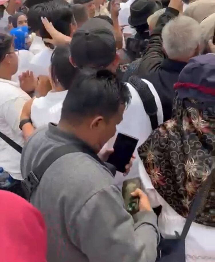 Nekat! Pria Gunakan ID Wartawan Bodong untuk Mencopet pada Acara Presiden di Cileungsi