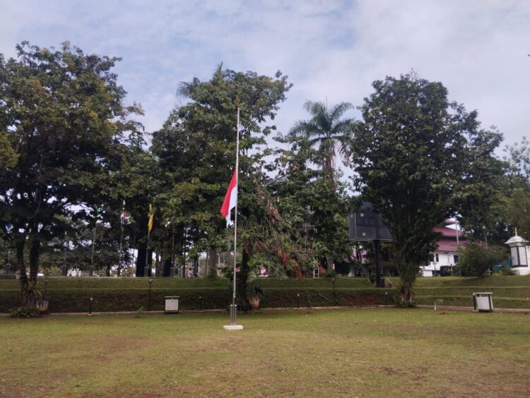 Pemkab Bogor Imbau Pengibaran Bendera Setengah Tiang Jelang Hari Kesaktian Pancasila, Ini Maknanya!
