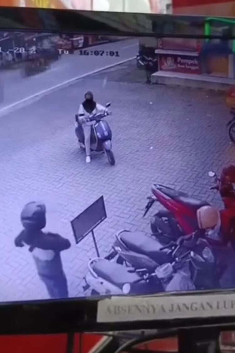 Motor Karyawan Raib di Parkiran Alfamart Cirimekar, Pelaku Diduga Sepasang Kekasih