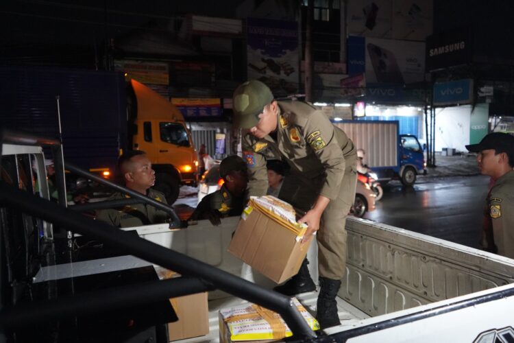Operasi Pekat, Satpol PP Kabupaten Bogor Amankan 203 Botol Miras dan 8 Galon Ciu di Tiga Titik
