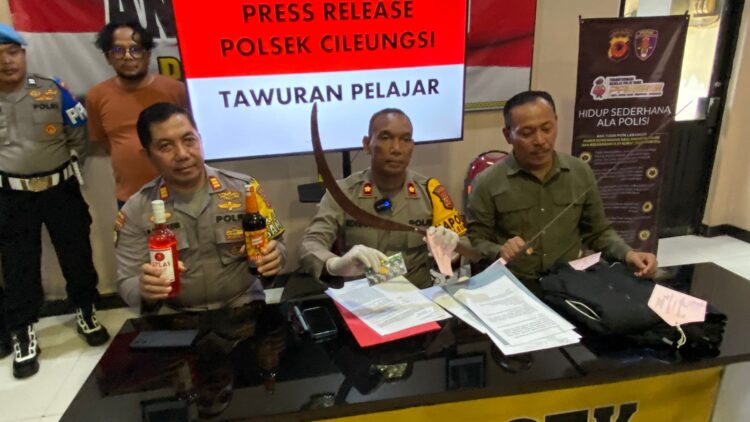 Polsek Cileungsi Tangkap Empat Pelaku Tawuran Pelajar, Satu di Antaranya Sudah Dewasa