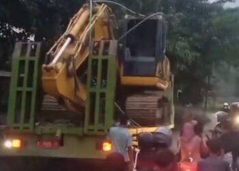 Ekskavator Tersangkut Kabel Listrik di Sukamakmur: Satu Tewas dan Satu Luka