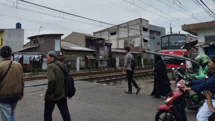 Kurangi Beban Jalan Raya, Pemkab Bogor Juga Kaji Jalur Kereta Angkutan Tambang di Parungpanjang